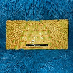 LIKE NEW! Brahmin Leather ADY WALLET MELBOURNE in the color TANGO.
